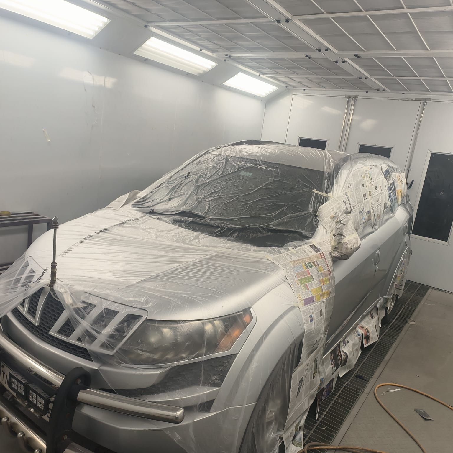 Smoothing and leveling the filler